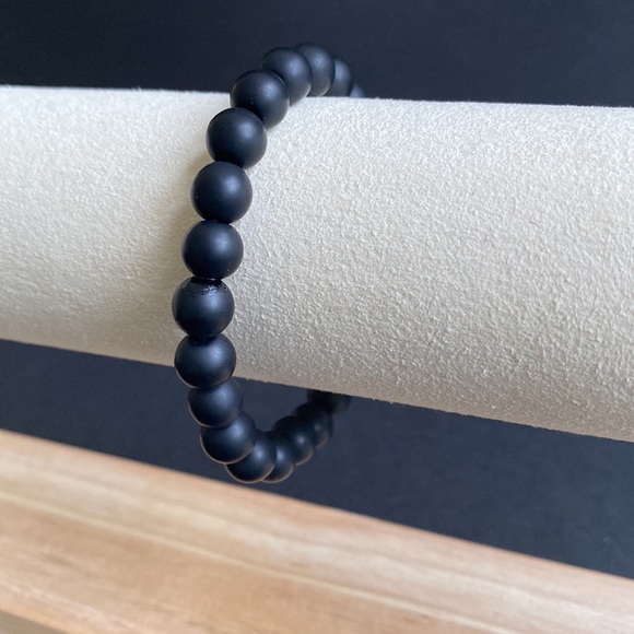 Matte Onyx Skull Bead Bracelet with Double Maze Beads - Picture 3 of 4